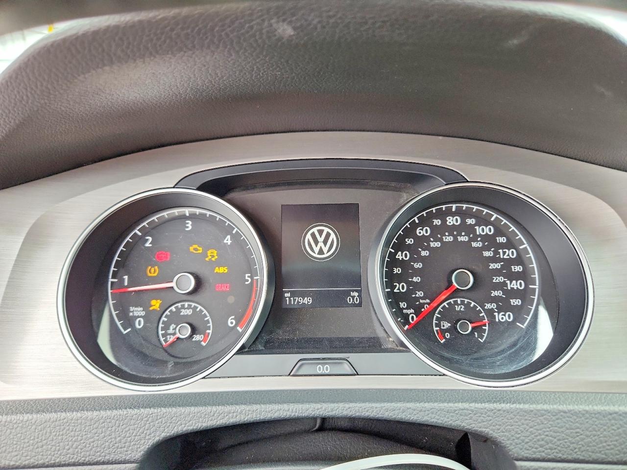2015 VOLKSWAGEN GOLF SPORTWAGEN TDI S photo 25