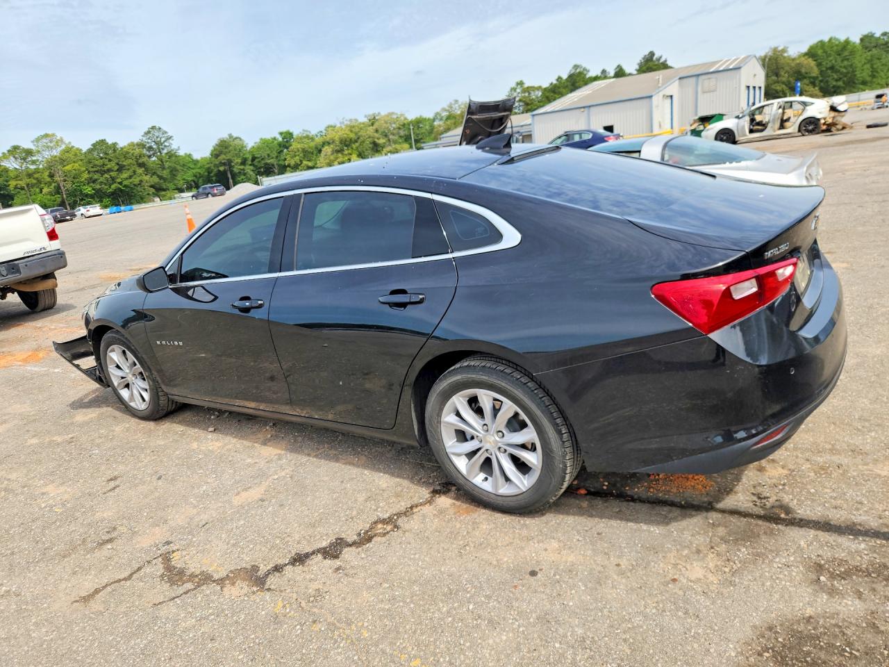2024 CHEVROLET MALIBU LT photo 2