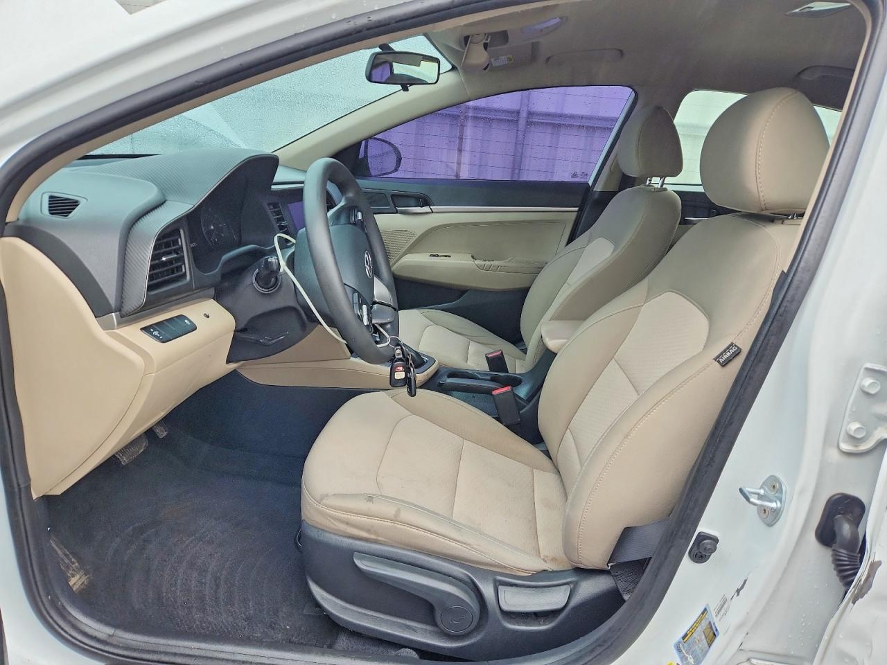 2019 HYUNDAI ELANTRA SE photo 13