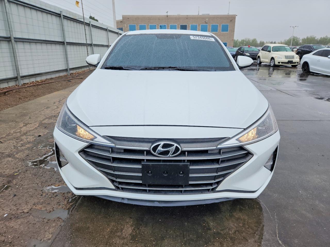 2019 HYUNDAI ELANTRA SE photo 9