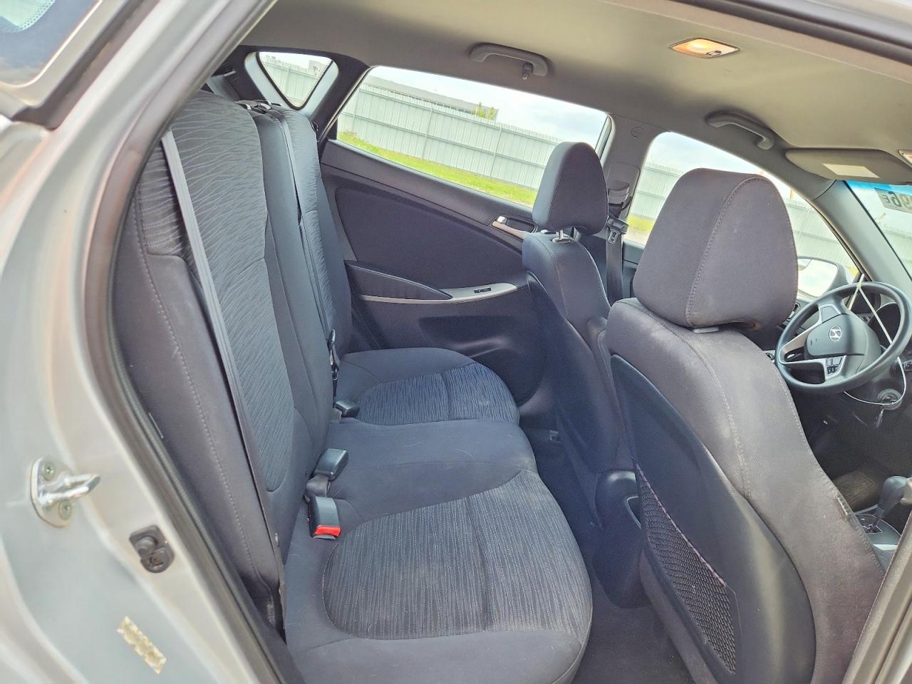 2015 HYUNDAI ACCENT GS photo 28