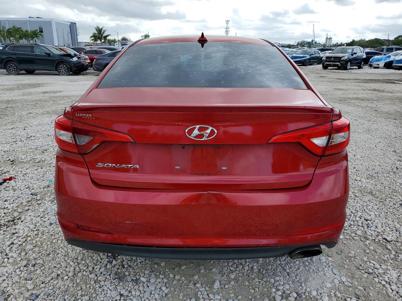 2017 HYUNDAI SONATA SE photo 16