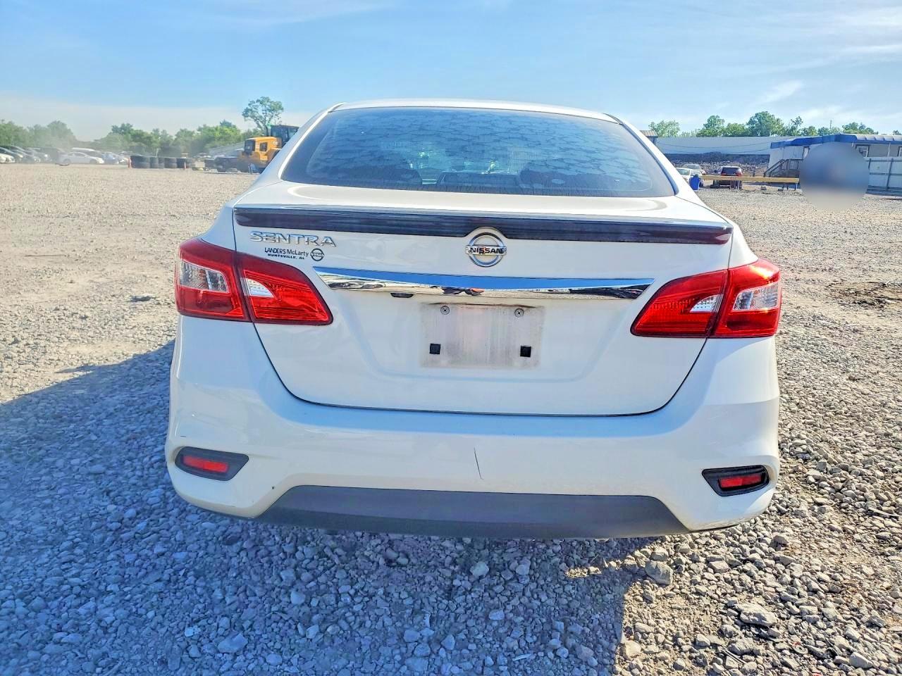 2018 NISSAN SENTRA S photo 11