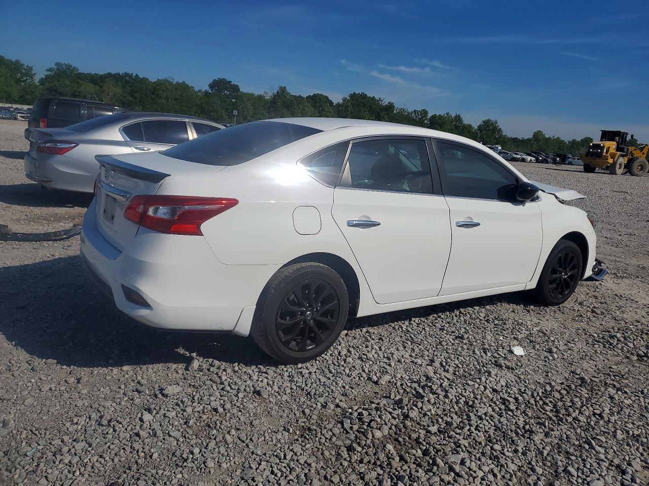 2018 NISSAN SENTRA S photo 5