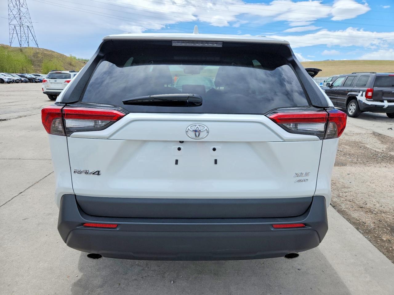 2024 TOYOTA RAV4 XLE PREMIUM photo 11