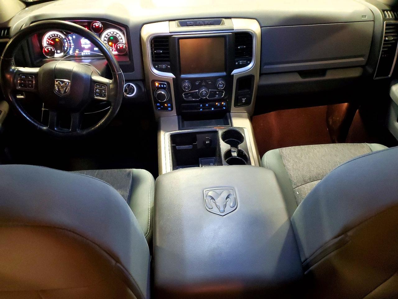 2015 RAM 1500 SLT photo 22