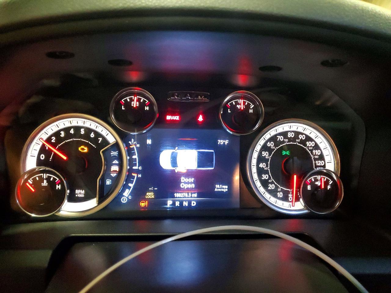 2015 RAM 1500 SLT photo 25