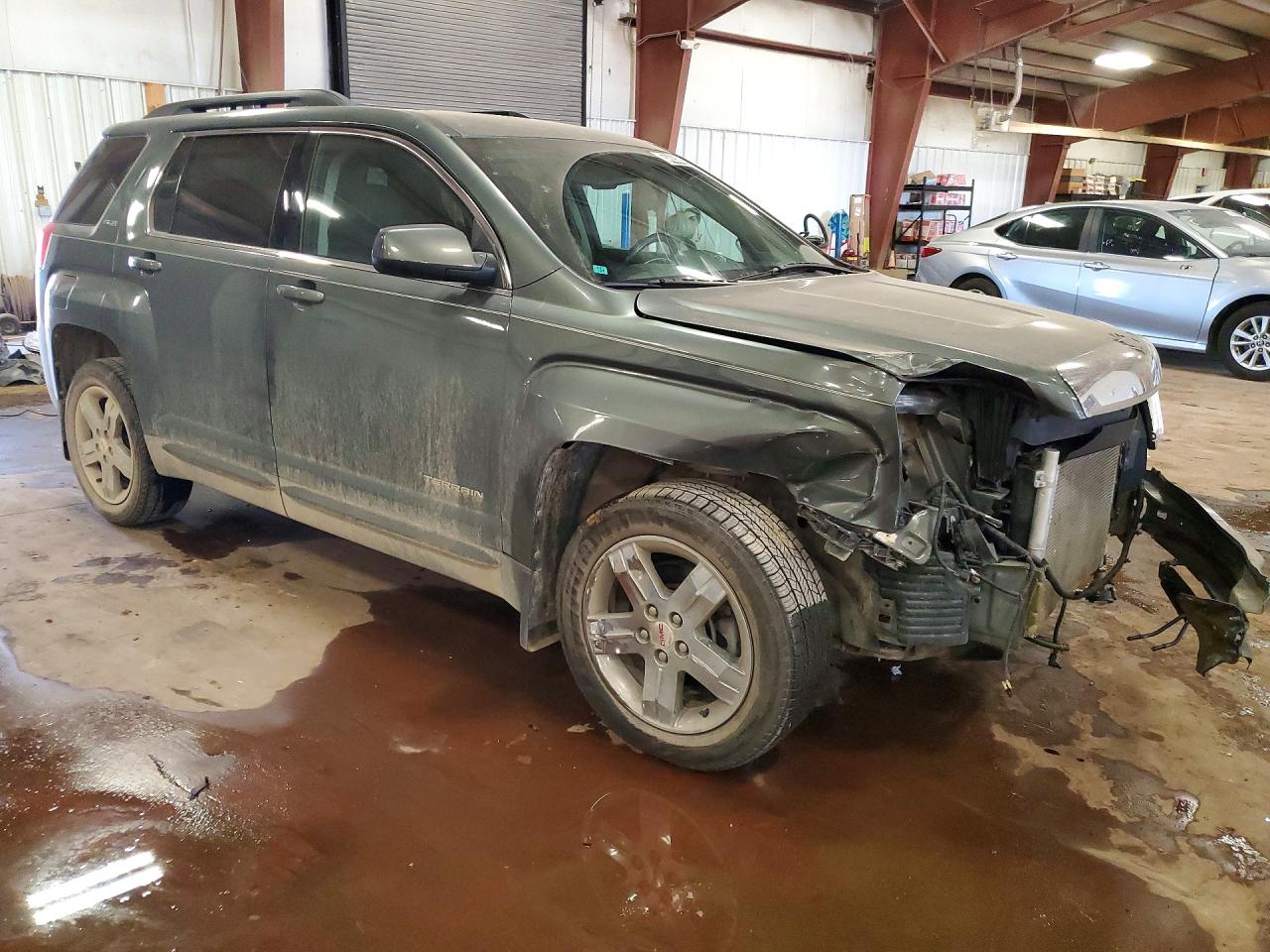 2012 GMC TERRAIN SLE photo 4
