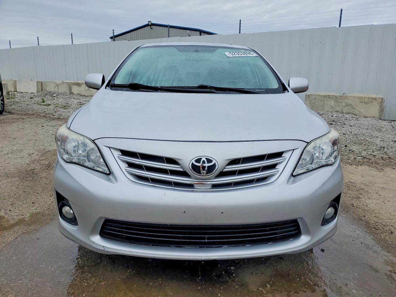2013 TOYOTA COROLLA LE photo 5