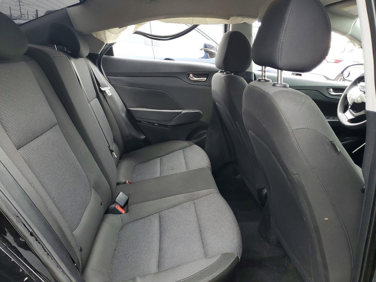 2019 HYUNDAI ACCENT SE photo 28