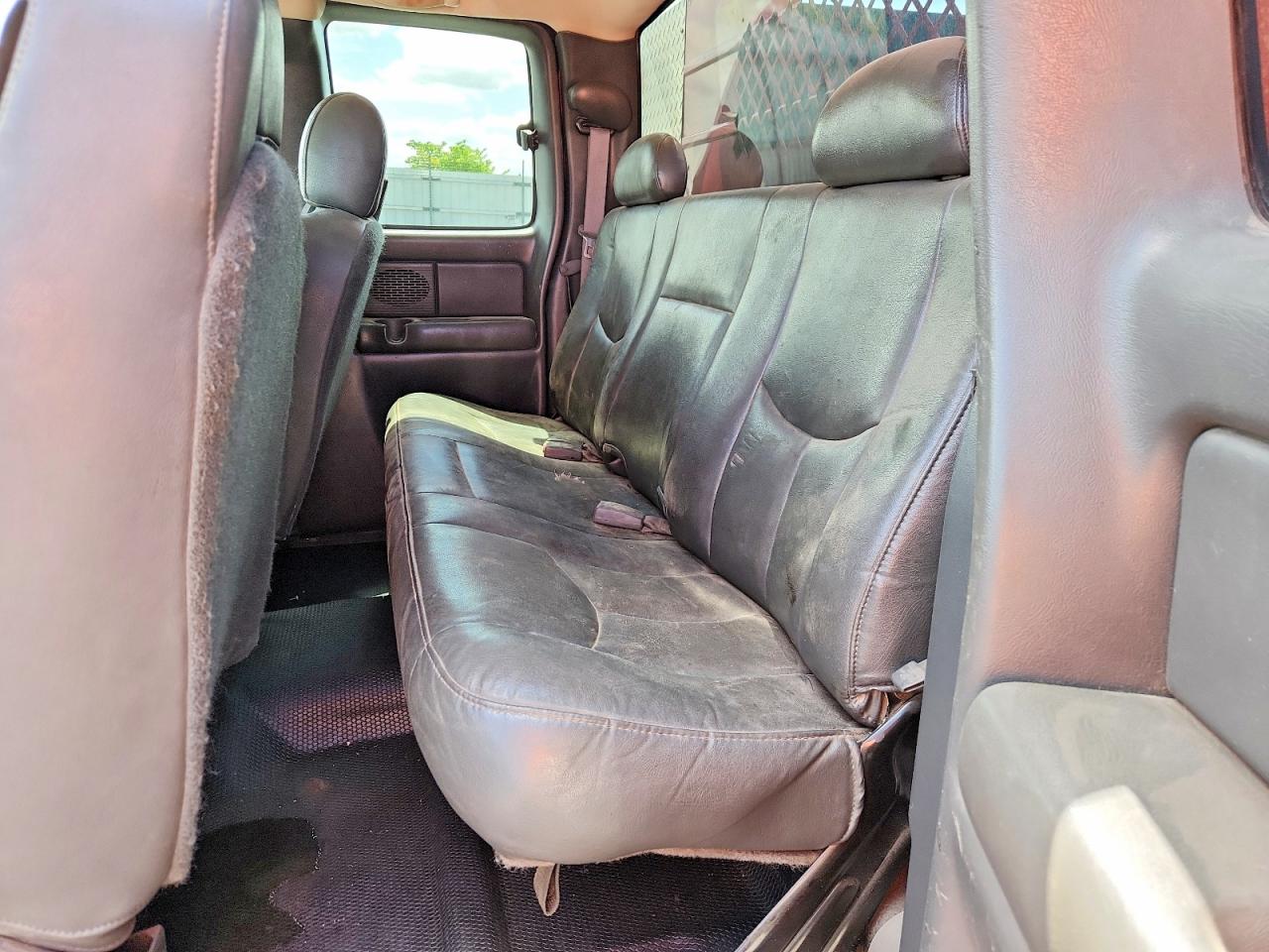 2004 CHEVROLET SILVERADO C3500 photo 19