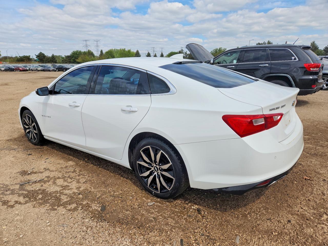 2016 CHEVROLET MALIBU LT photo 4