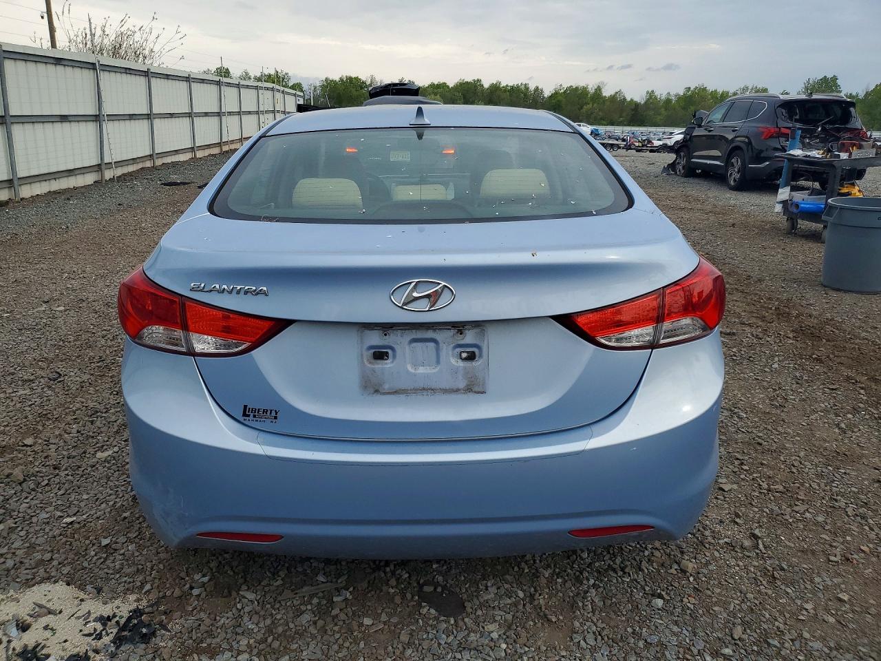 2013 HYUNDAI ELANTRA GLS photo 11