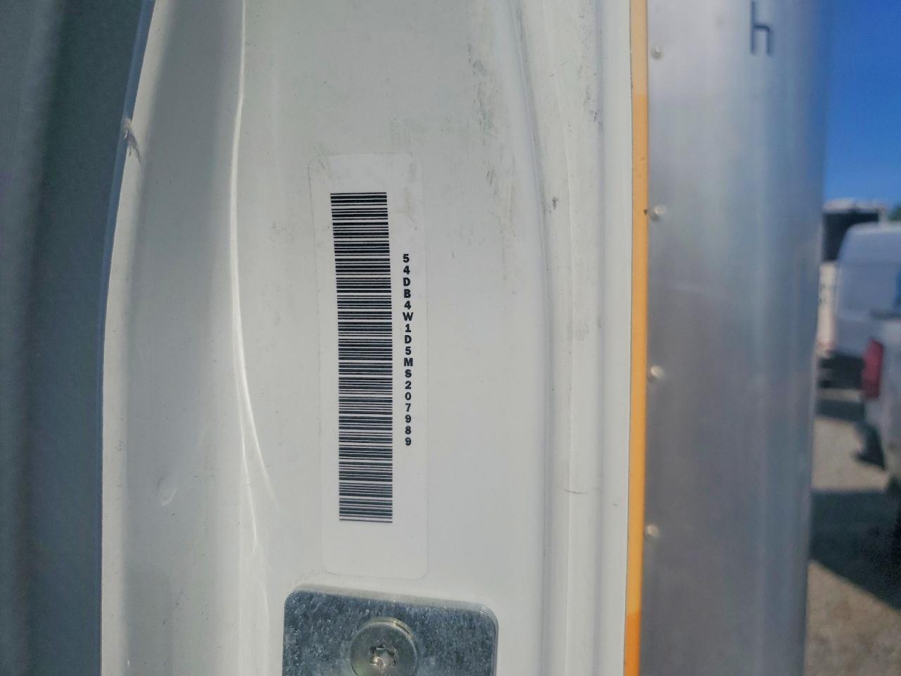 2021 ISUZU NPR BOX TRUCK photo 34