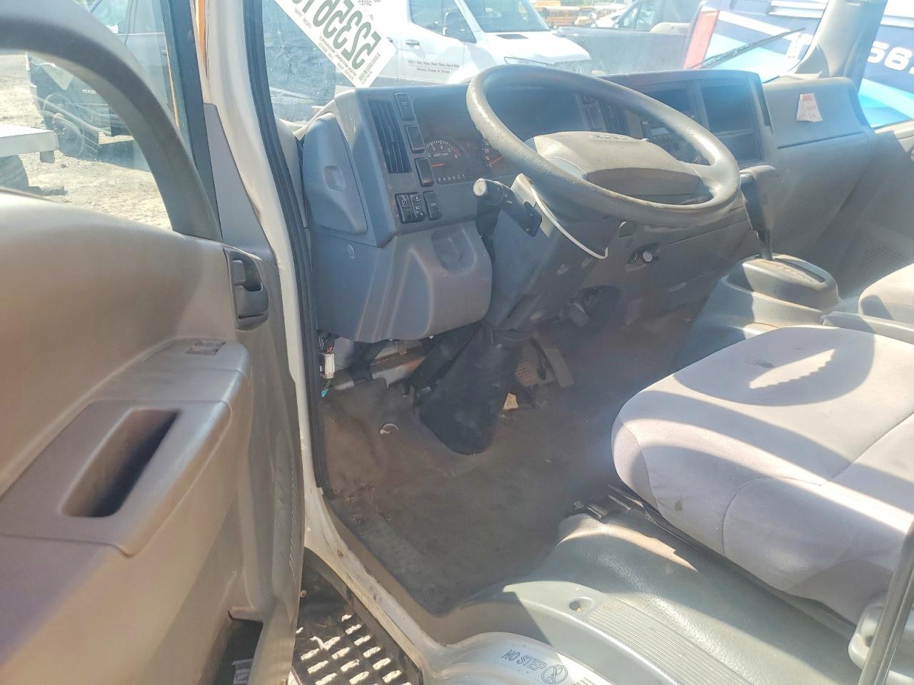 2021 ISUZU NPR BOX TRUCK photo 22