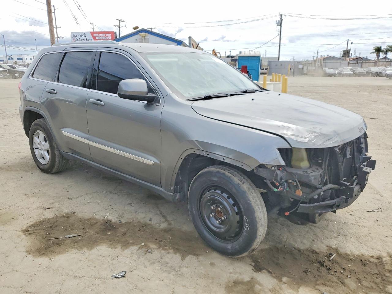 2012 JEEP GRAND CHEROKEE LAREDO photo 4