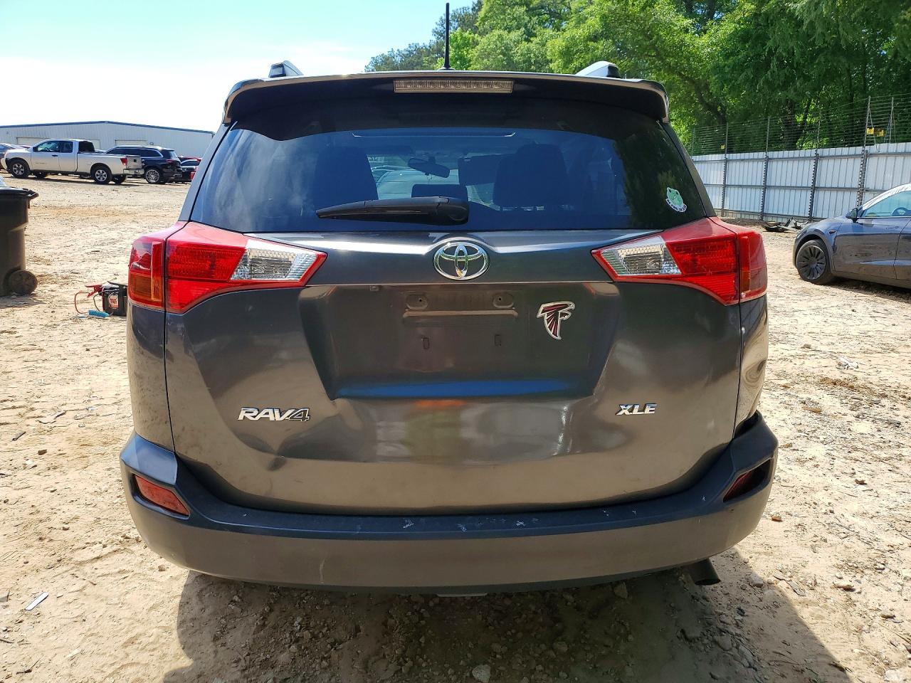 2015 TOYOTA RAV4 XLE photo 11