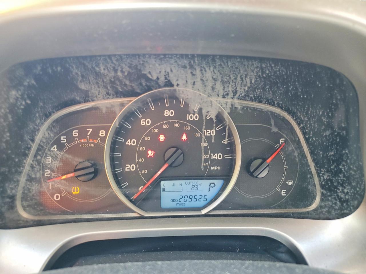 2015 TOYOTA RAV4 XLE photo 17