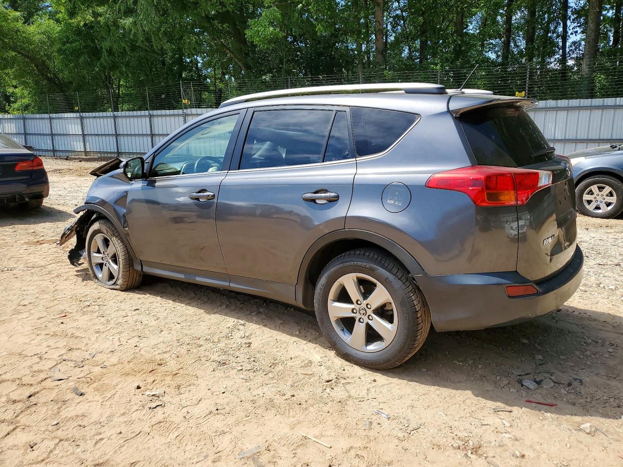 2015 TOYOTA RAV4 XLE photo 3