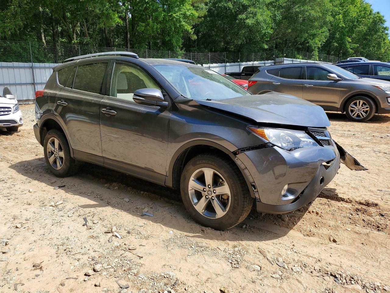 2015 TOYOTA RAV4 XLE photo 7