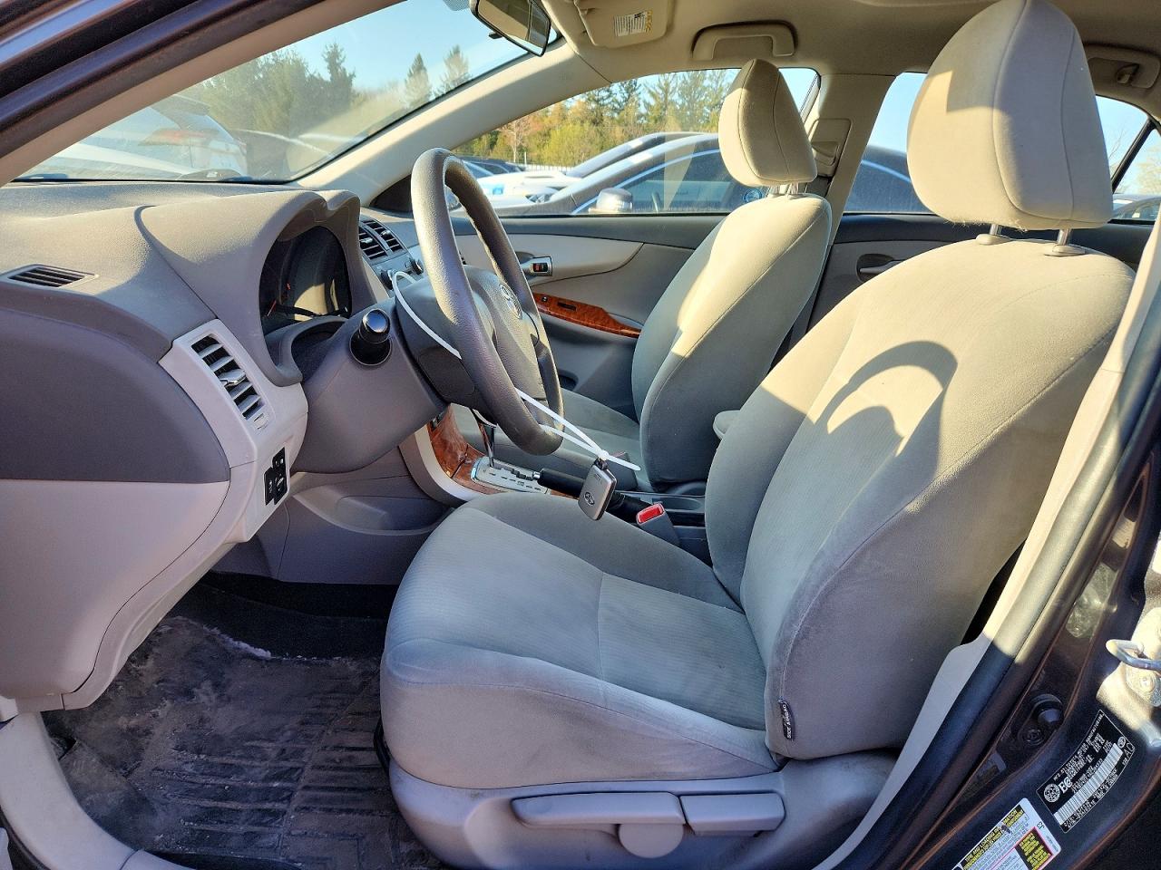 2010 TOYOTA COROLLA BASE photo 19