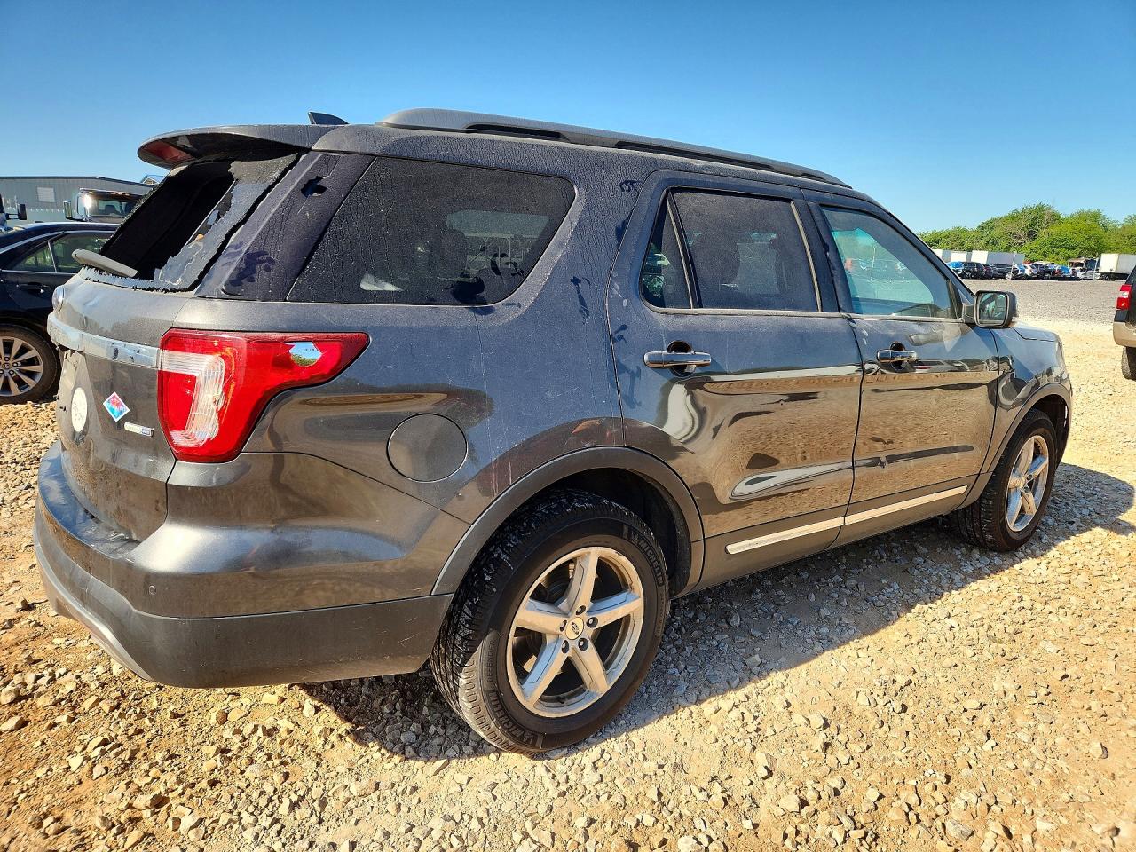 2016 FORD EXPLORER XLT photo 5