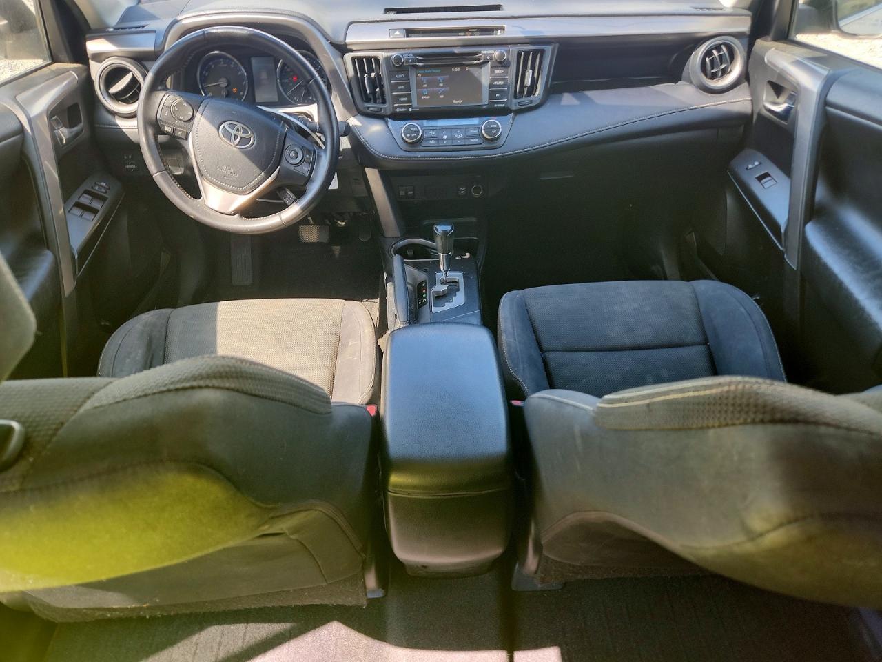 2016 TOYOTA RAV4 XLE photo 8