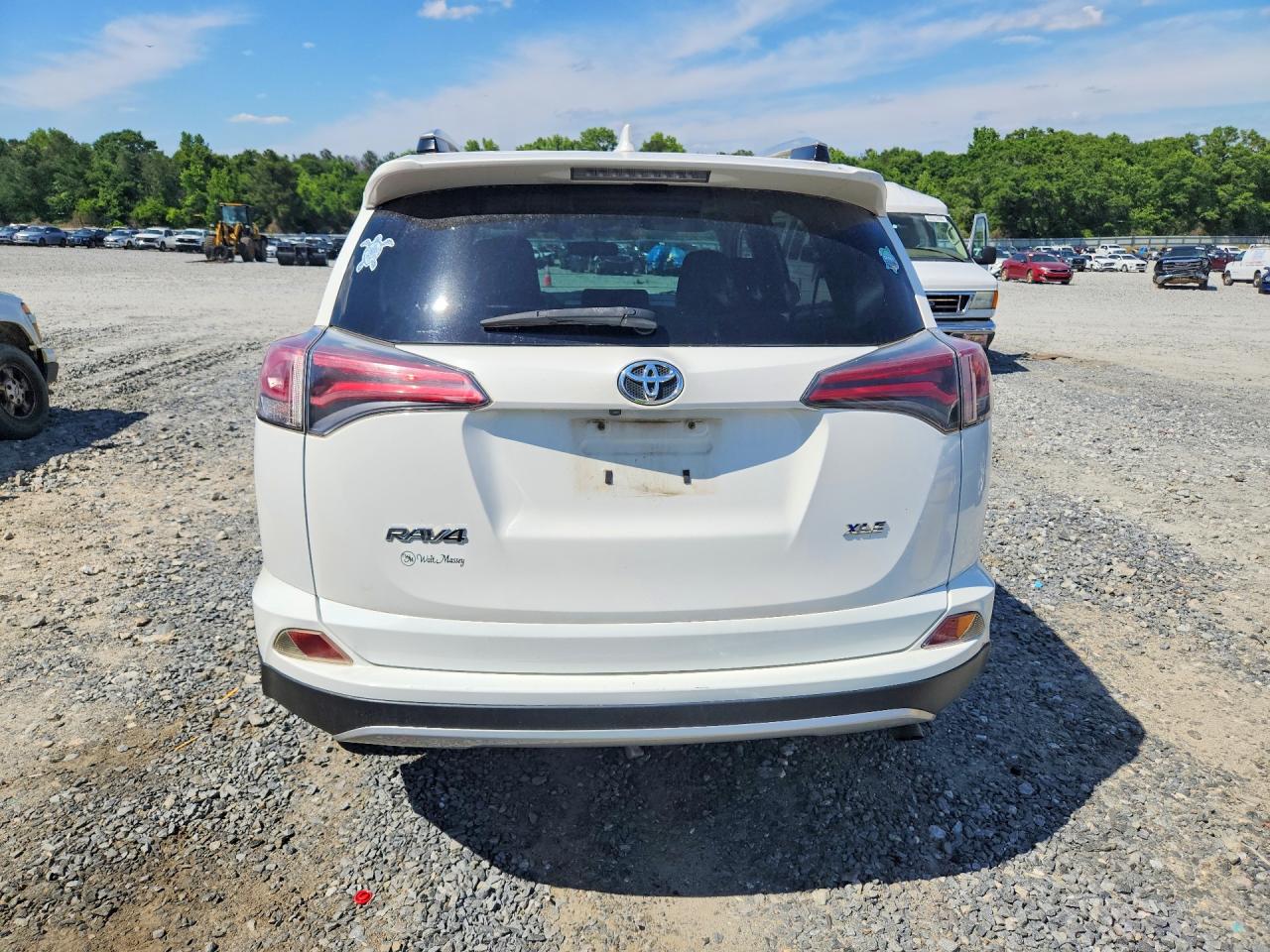 2016 TOYOTA RAV4 XLE photo 6