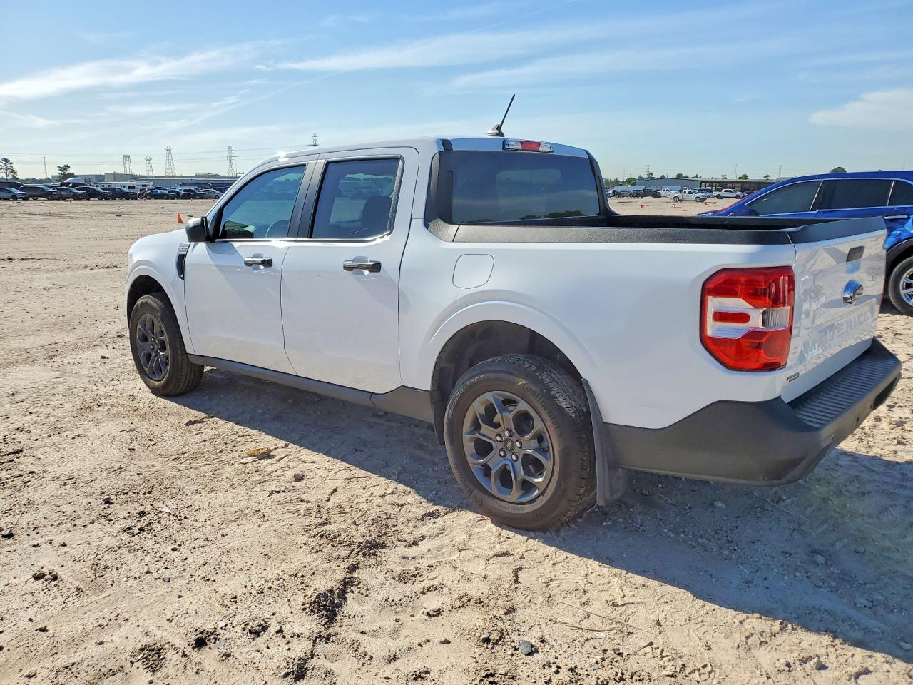 2024 FORD MAVERICK XLT photo 4