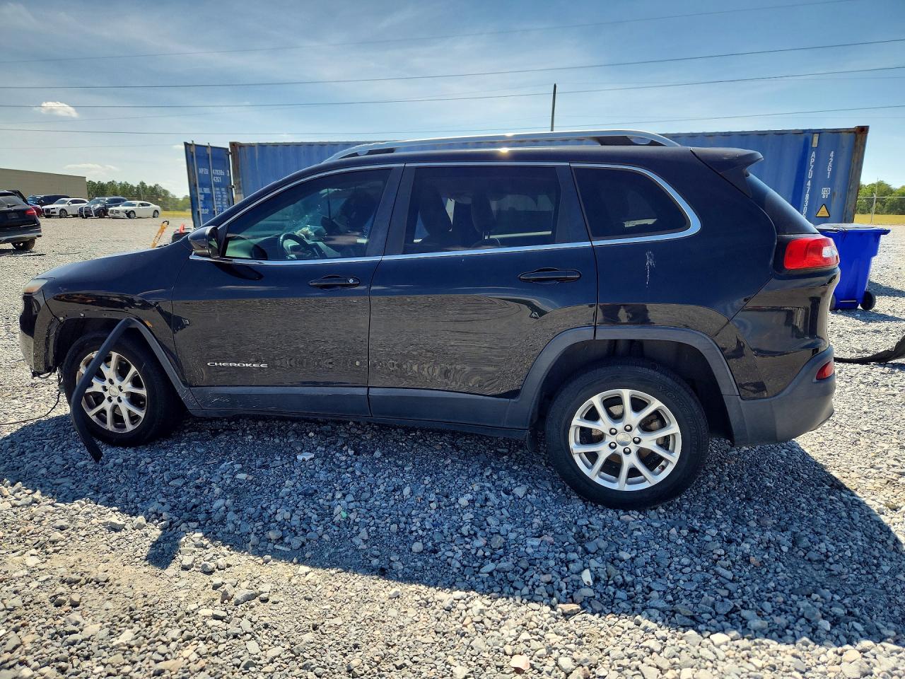 2016 JEEP CHEROKEE LATITUDE photo 2