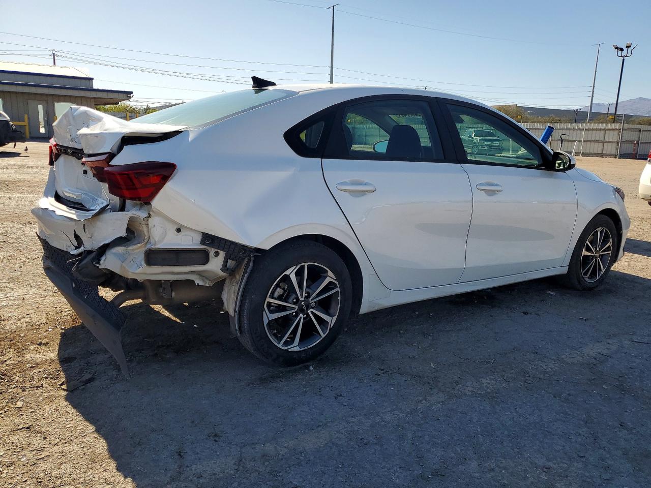 2023 KIA FORTE LXS photo 5