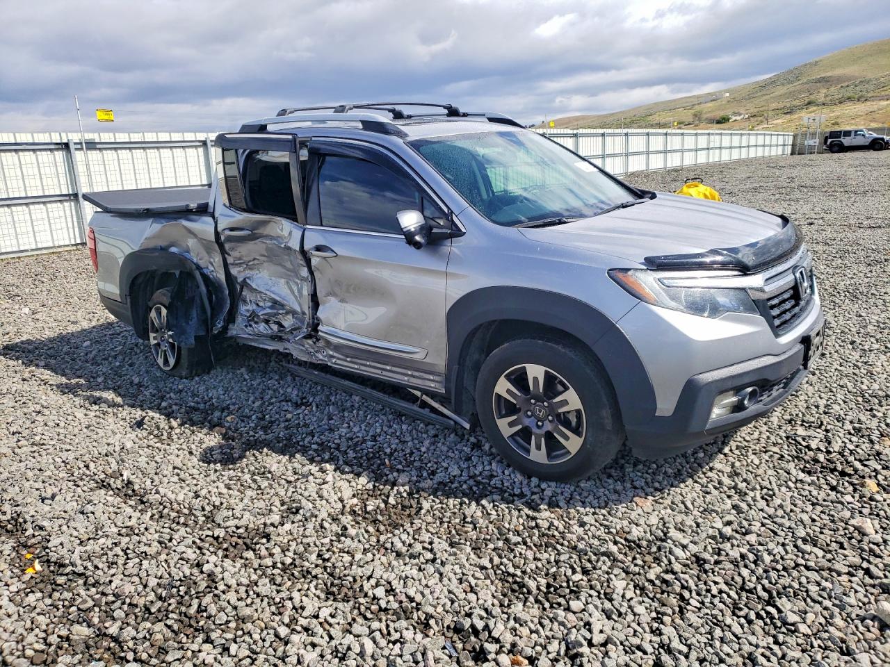 2019 HONDA RIDGELINE RTL photo 4