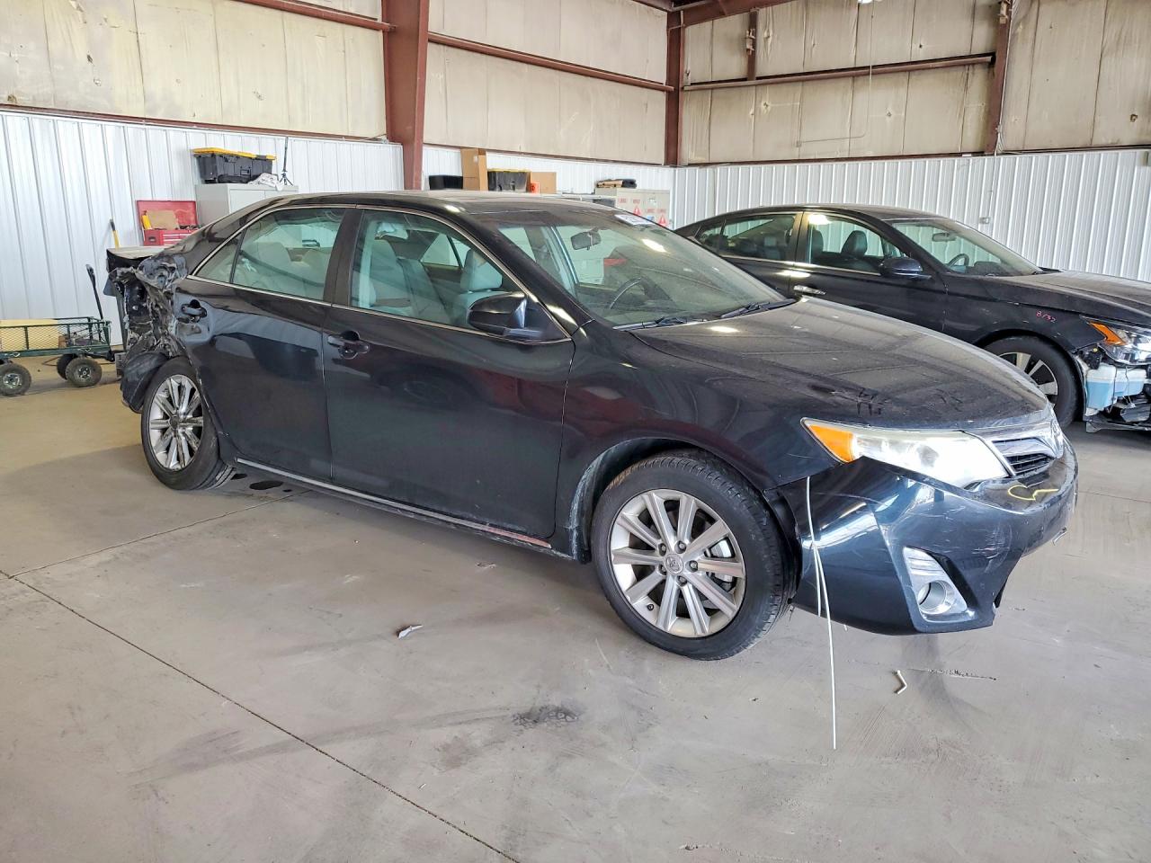2012 TOYOTA CAMRY XLE photo 7