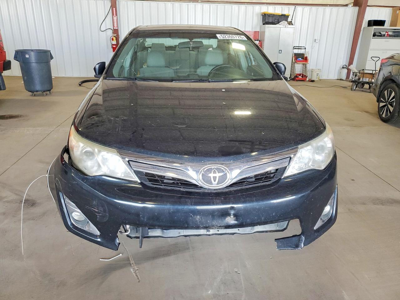 2012 TOYOTA CAMRY XLE photo 9
