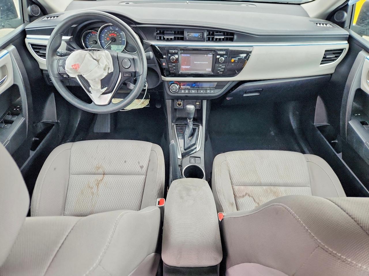 2015 TOYOTA COROLLA LE photo 15