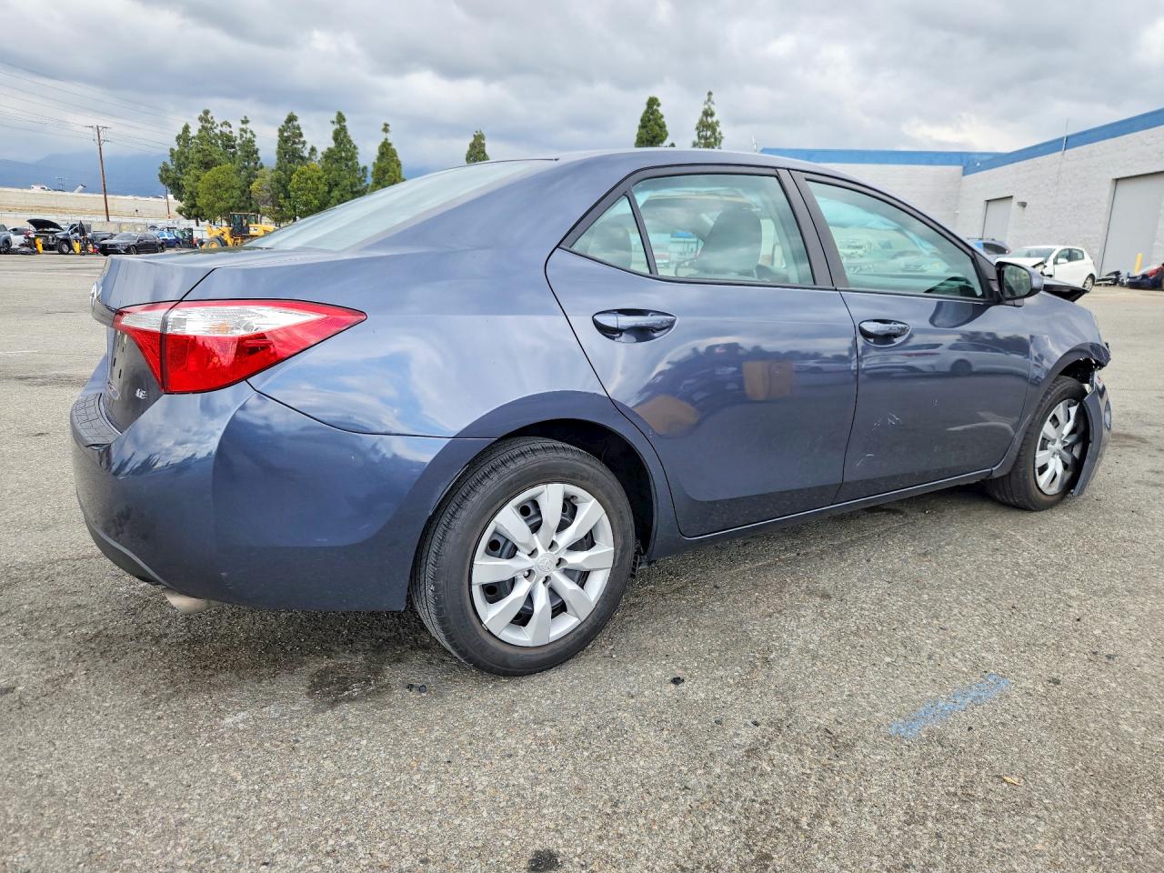 2015 TOYOTA COROLLA LE photo 5