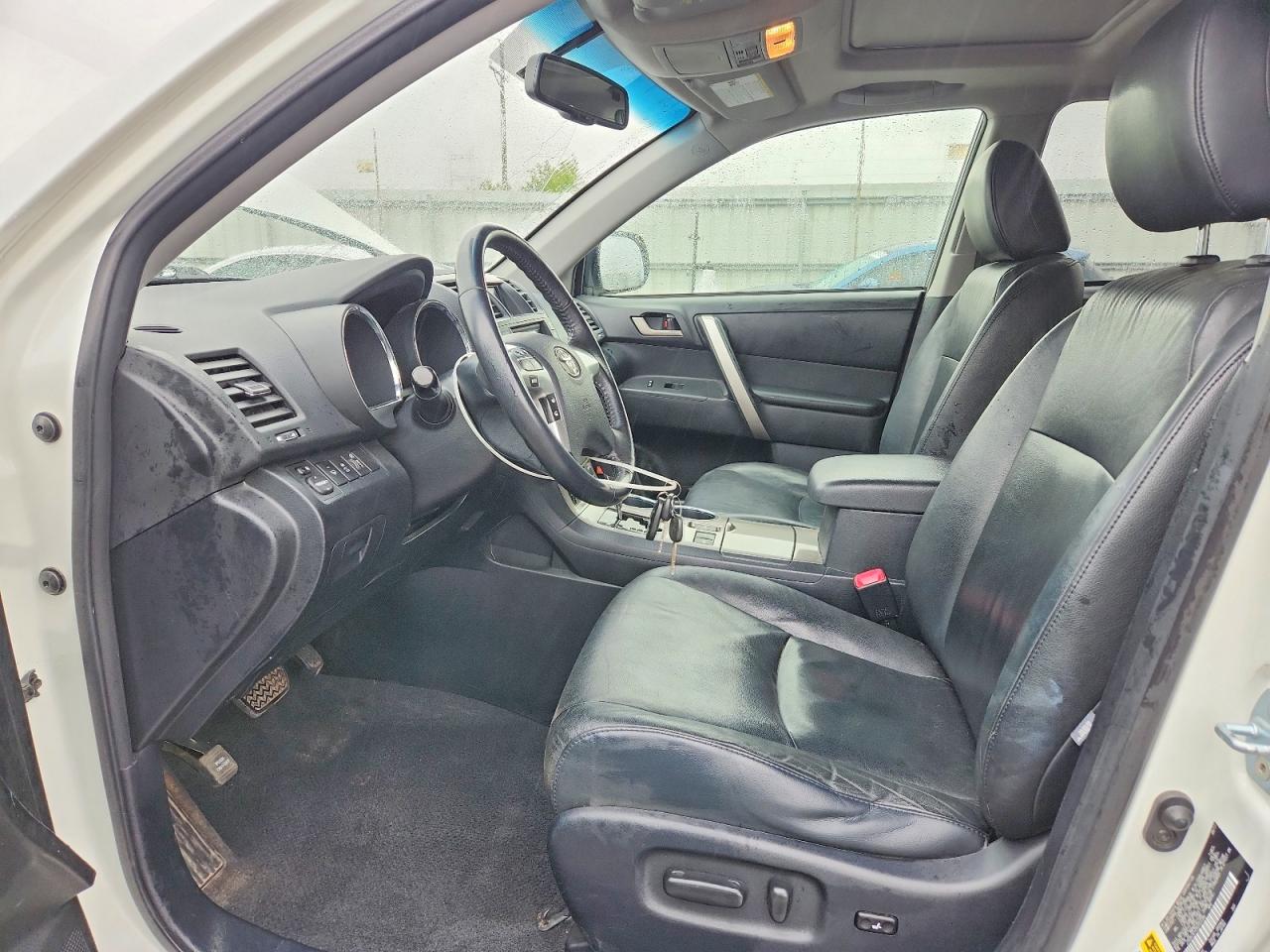 2011 TOYOTA HIGHLANDER HYBRID photo 13