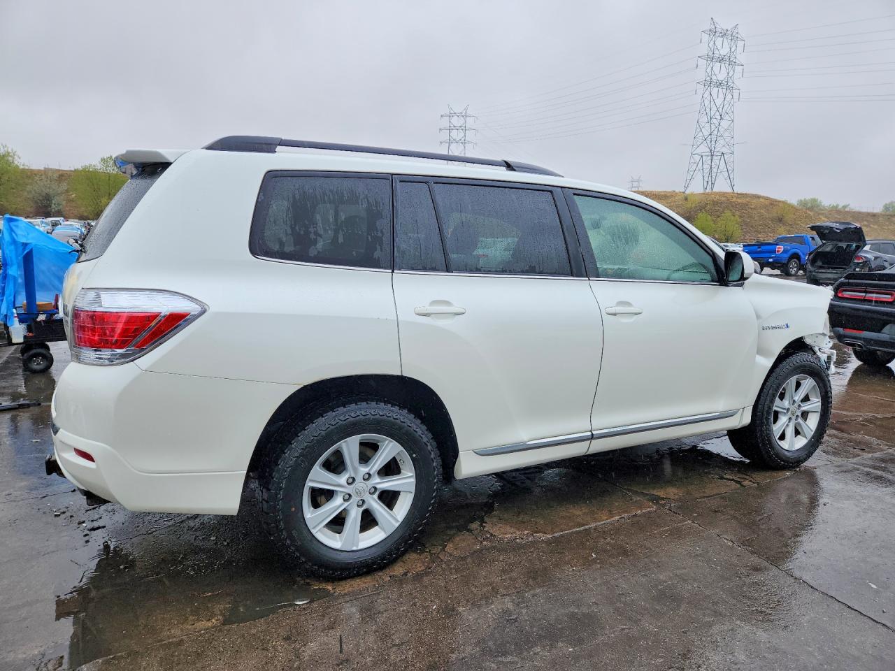 2011 TOYOTA HIGHLANDER HYBRID photo 5
