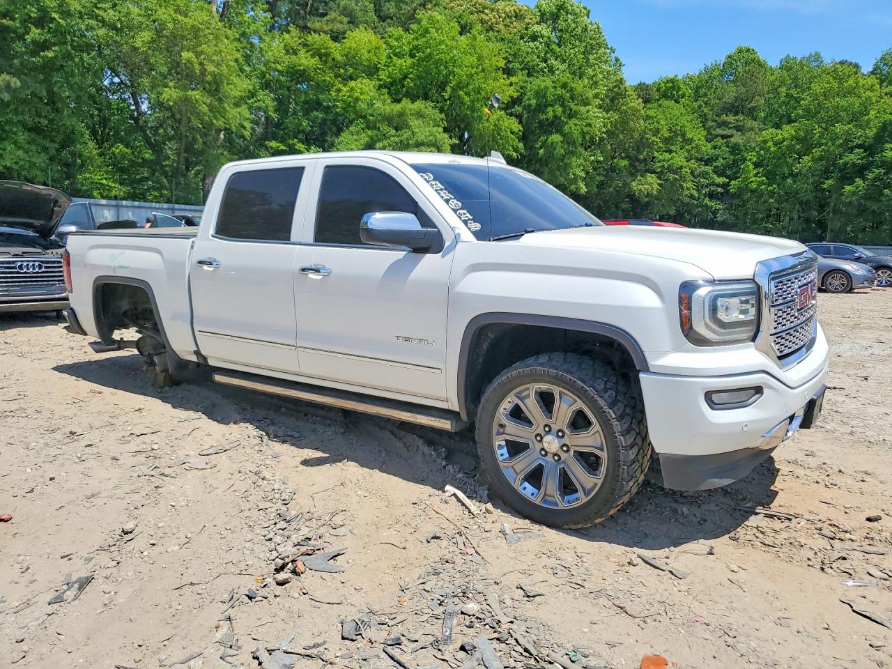 2017 GMC SIERRA K1500 DENALI photo 4