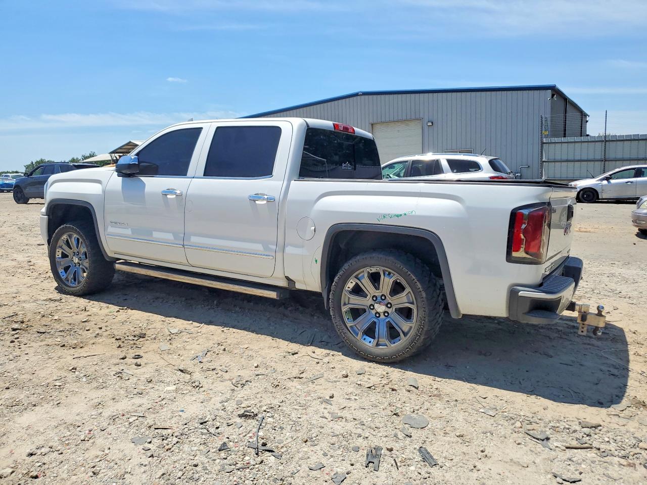 2017 GMC SIERRA K1500 DENALI photo 2