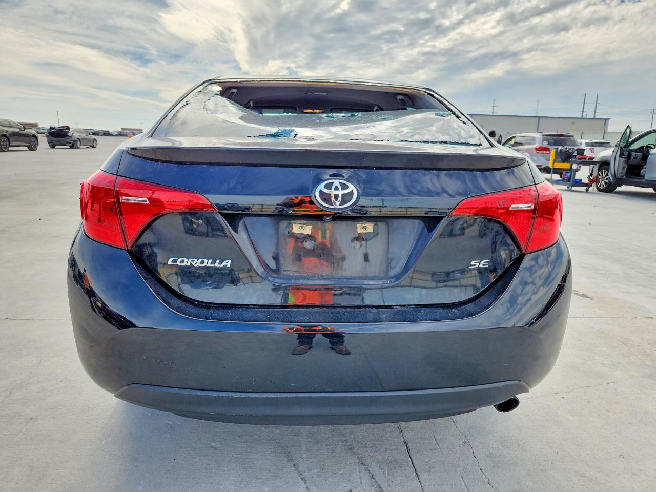 2019 TOYOTA COROLLA SE photo 16