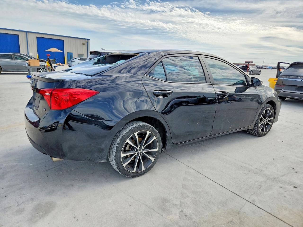 2019 TOYOTA COROLLA SE photo 7
