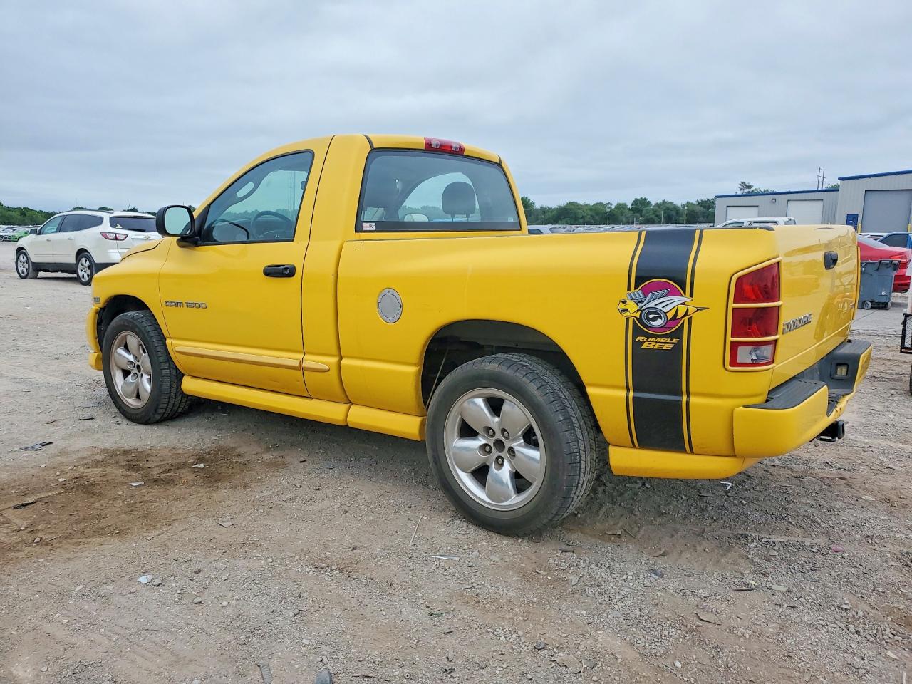 2004 DODGE RAM 1500 ST photo 3