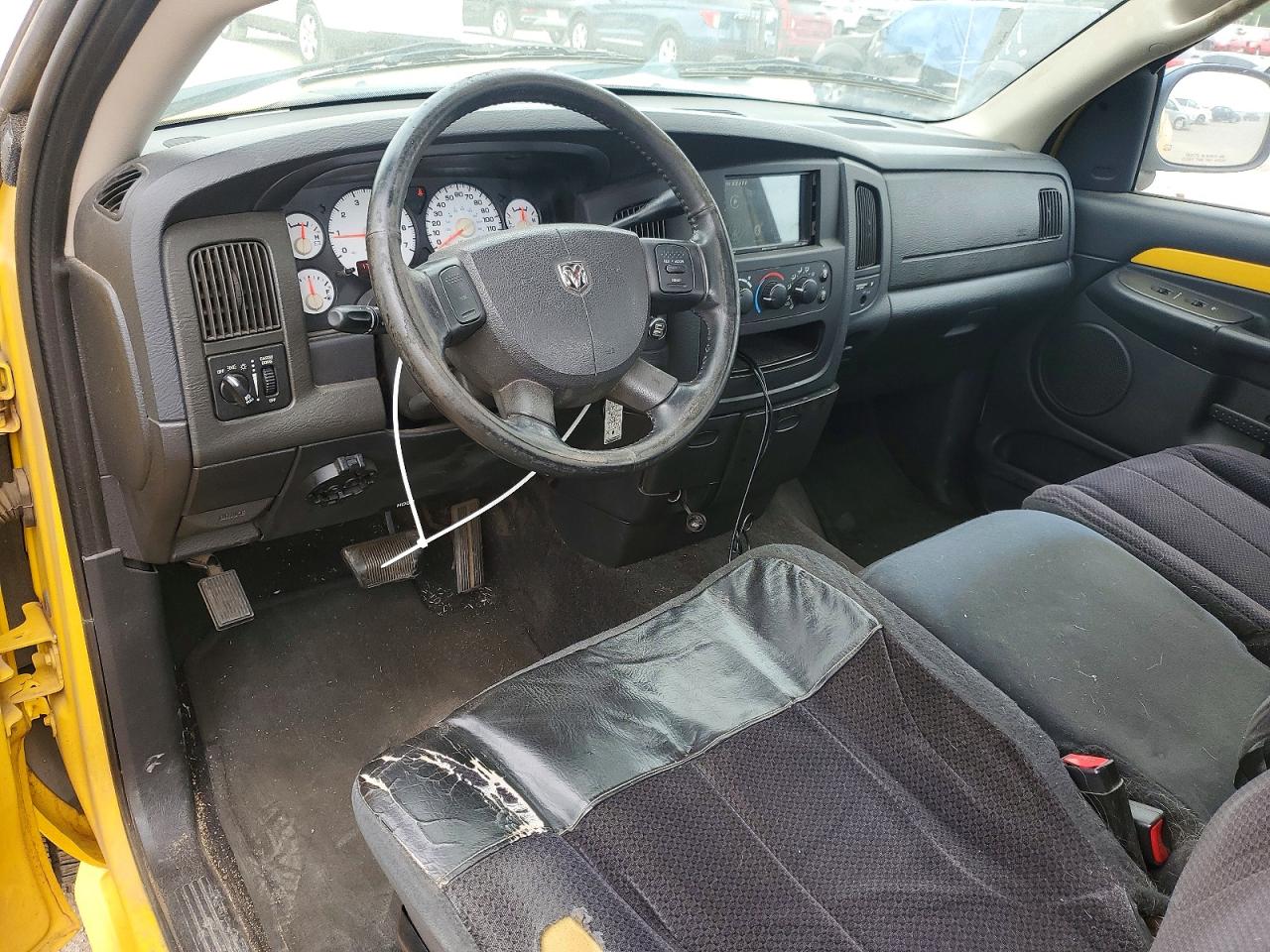 2004 DODGE RAM 1500 ST photo 15