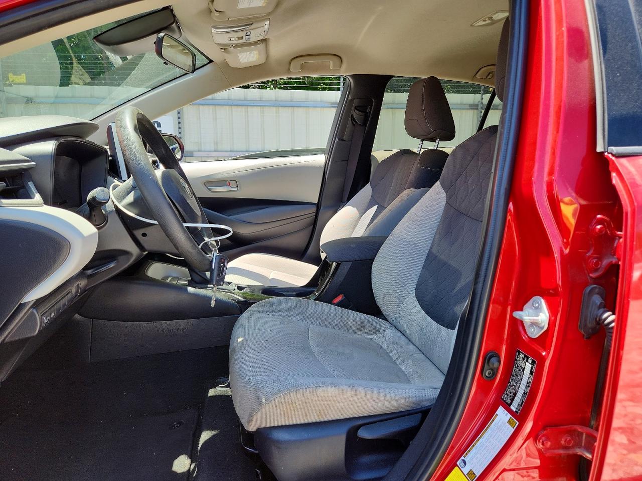 2021 TOYOTA COROLLA LE photo 13