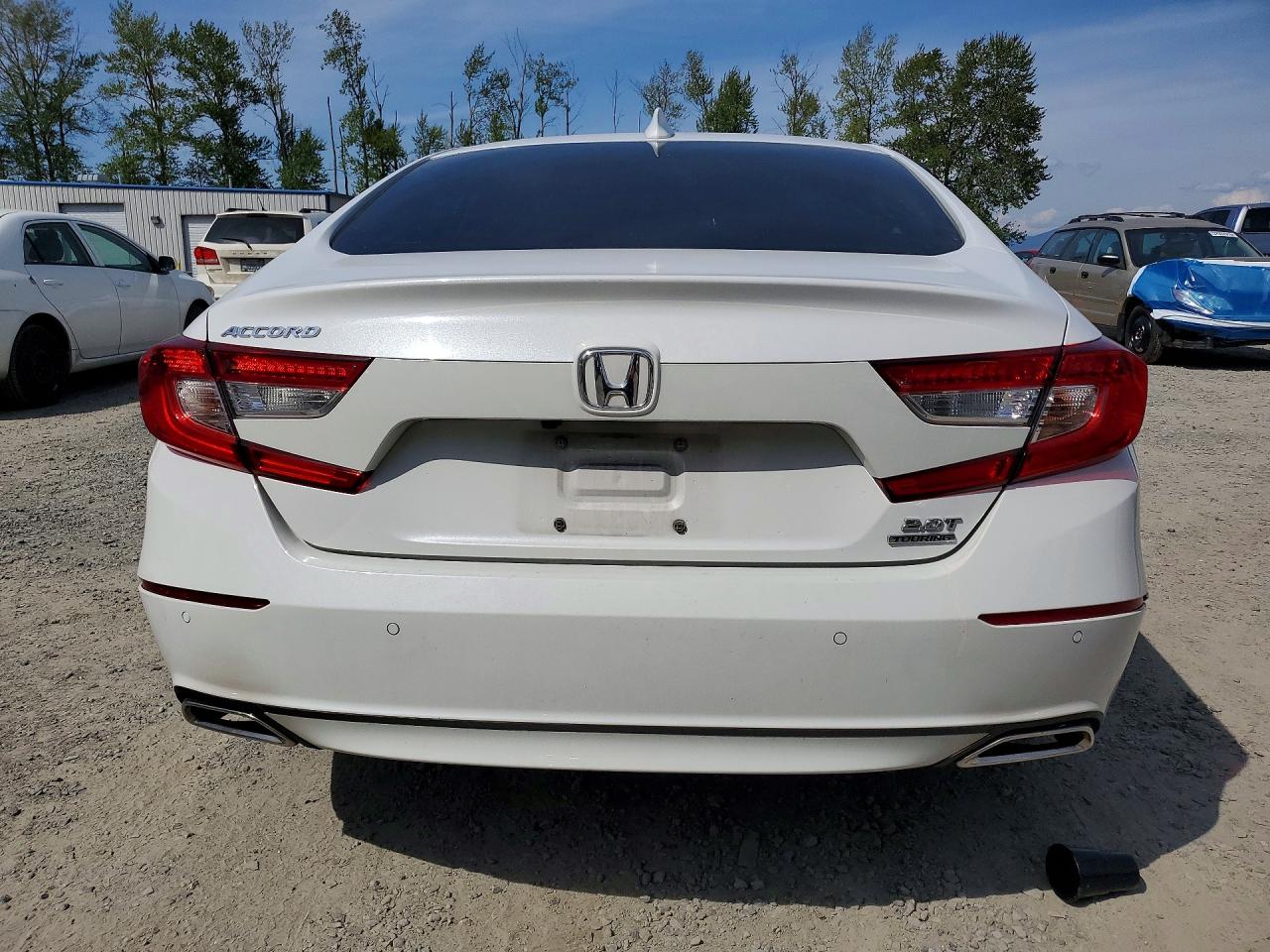 2018 HONDA ACCORD TOURING photo 11