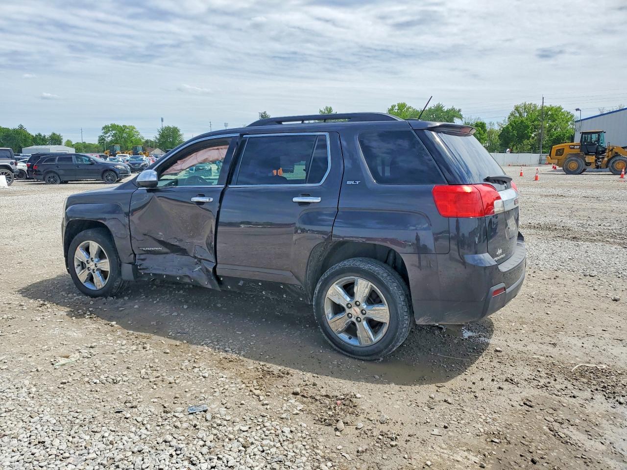 2015 GMC TERRAIN SLT photo 3