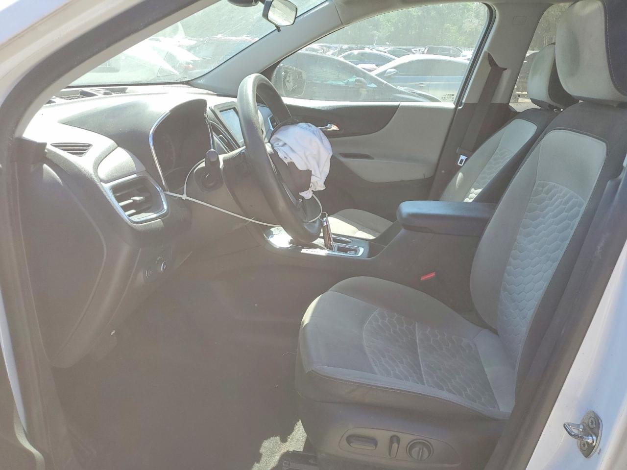 2020 CHEVROLET EQUINOX LS photo 19