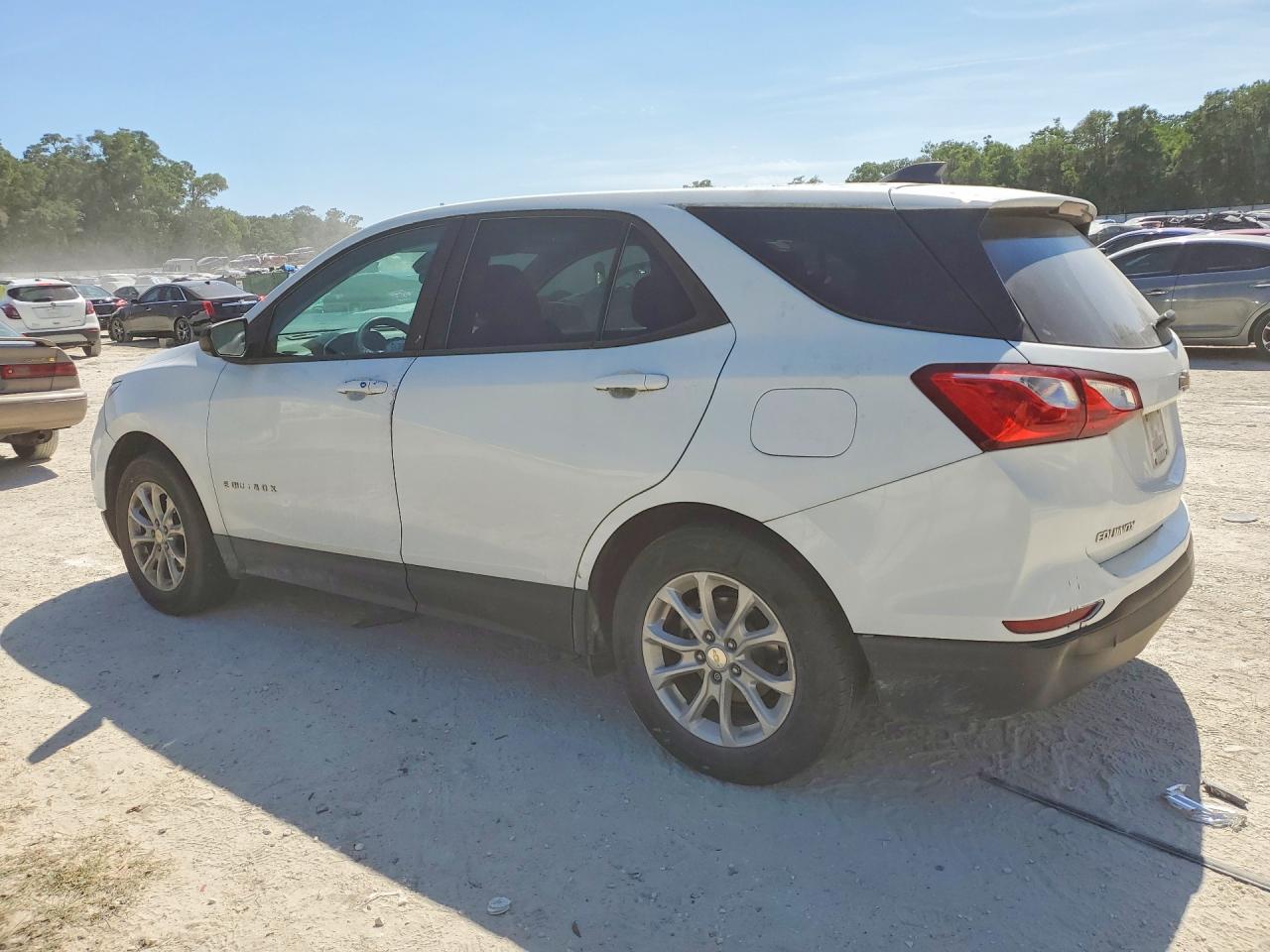 2020 CHEVROLET EQUINOX LS photo 4