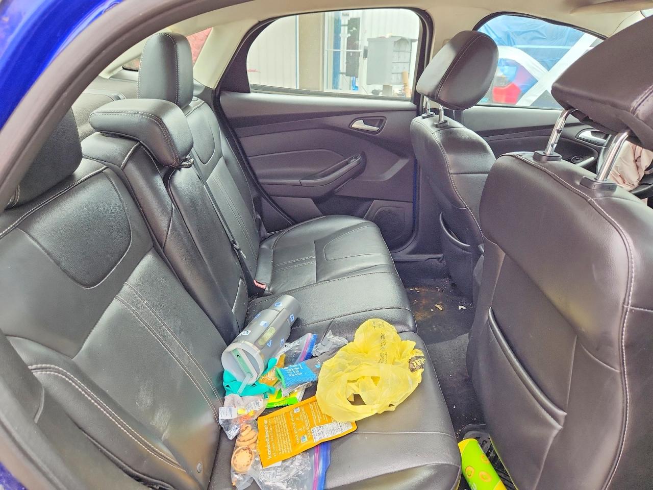 2014 FORD FOCUS SE photo 19